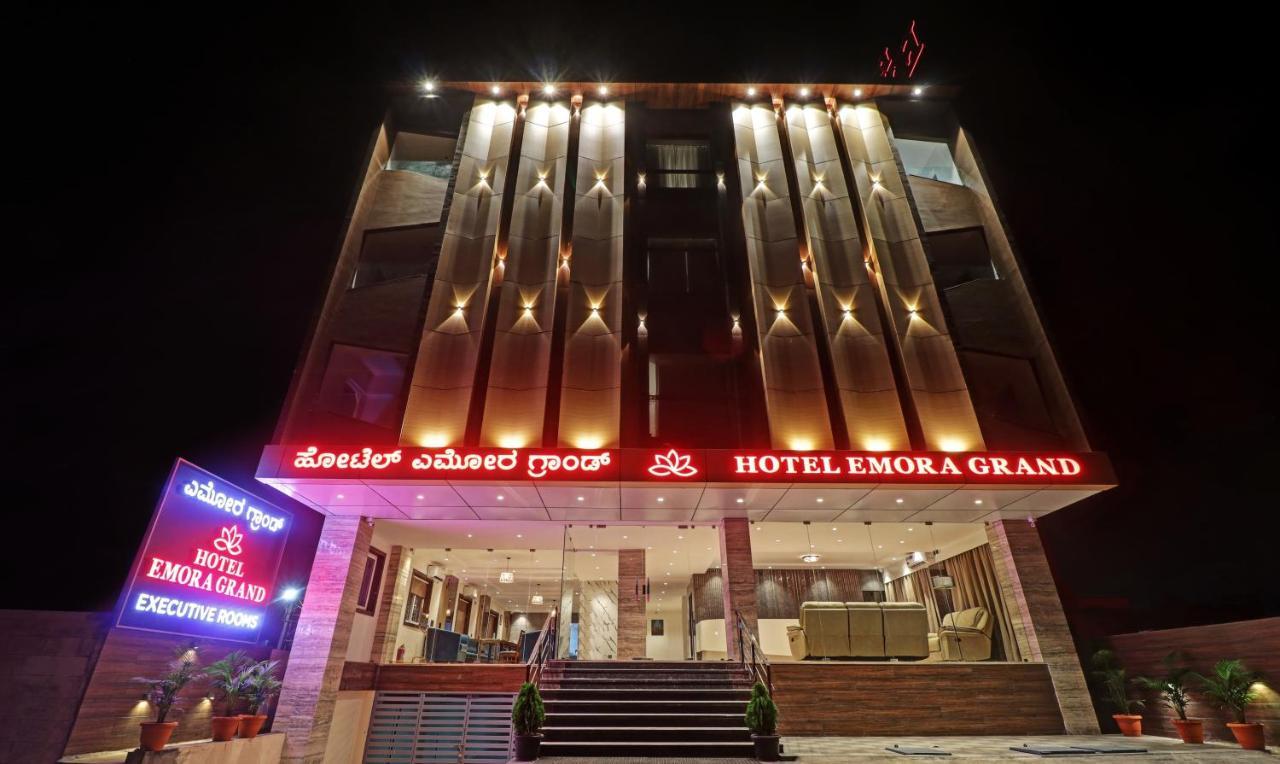 Treebo Emora Grand Hotel Yelahanka Exterior photo